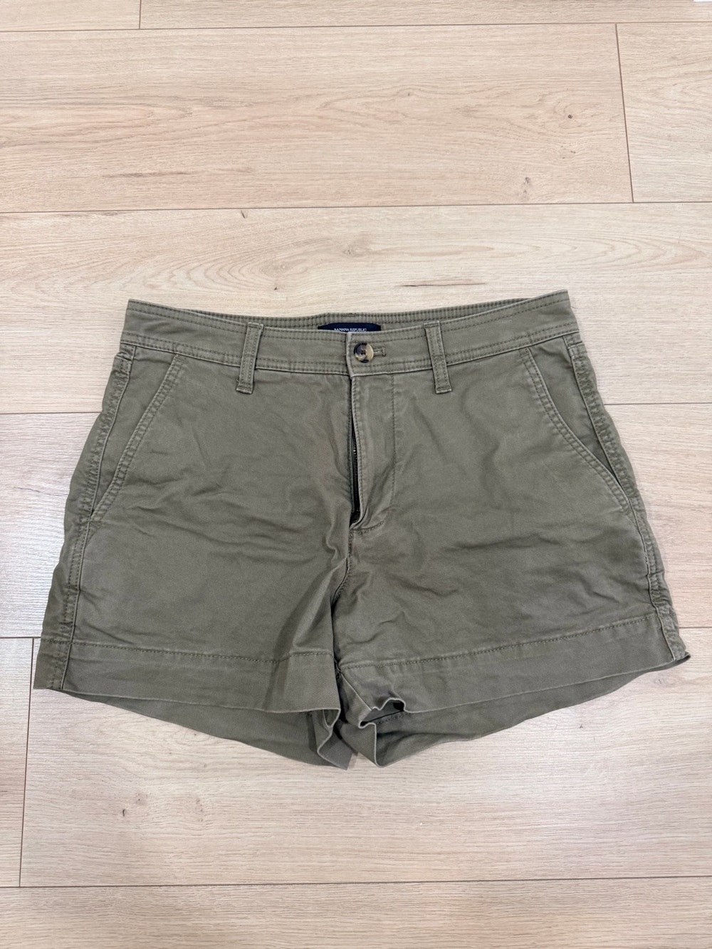 Banana Republic Olive Green Flat-Front Camp Shorts